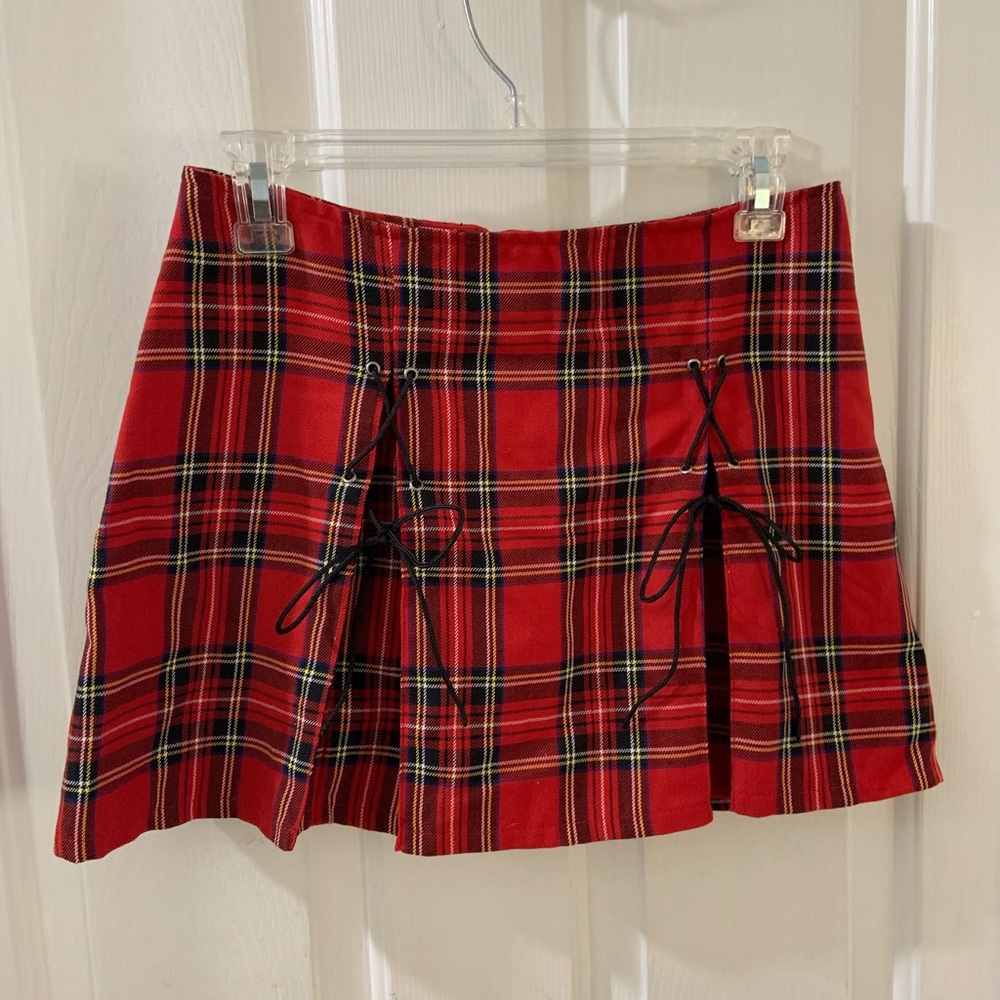 Charlotte Russe plaid red school girl skirt size 7
